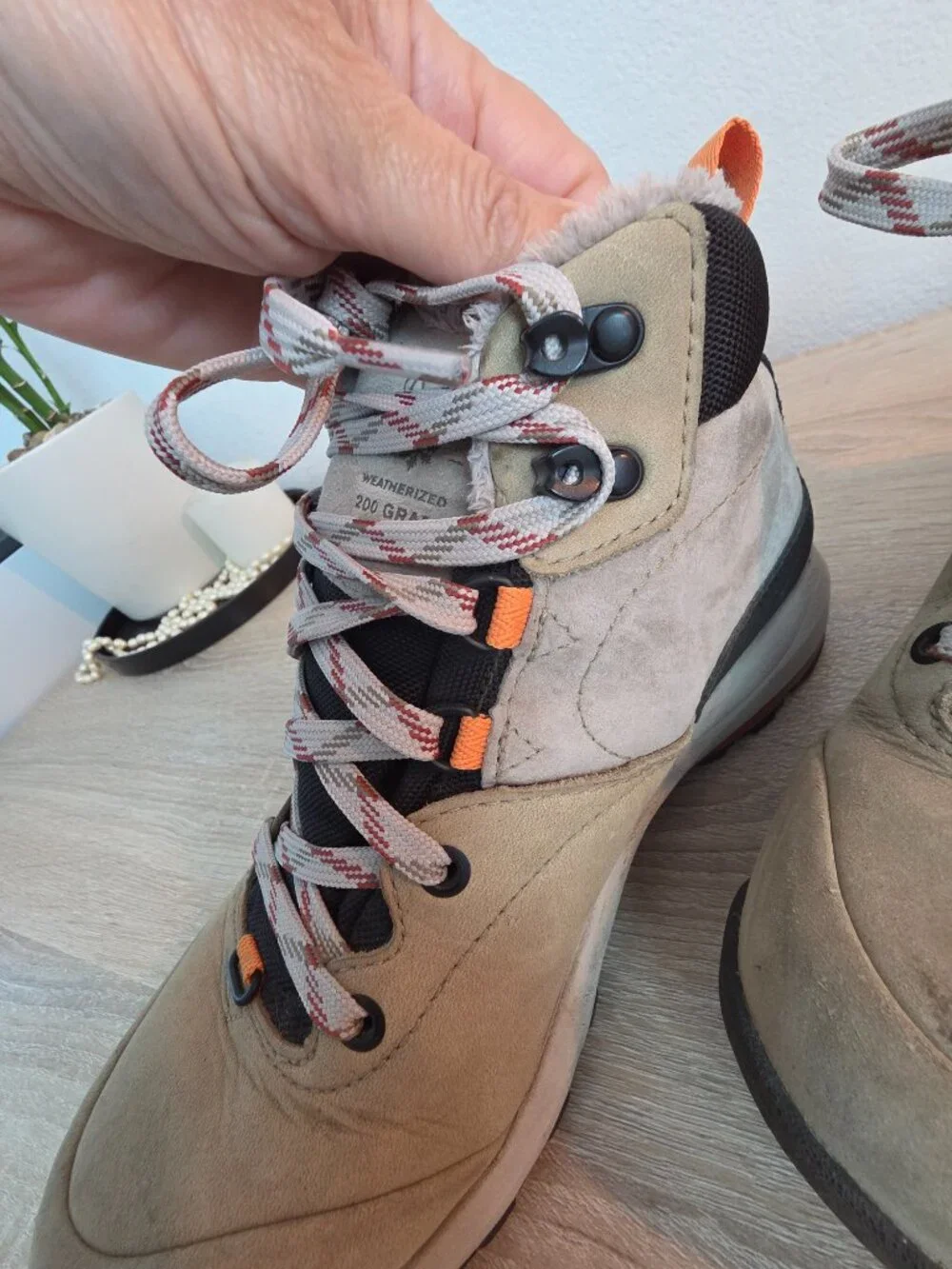 Danner Women's Tan Waterproof Hiking Boot - Size 8.5